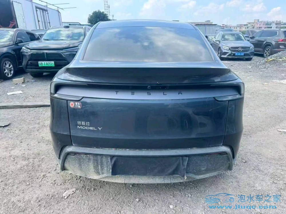 25年特斯拉Model Y