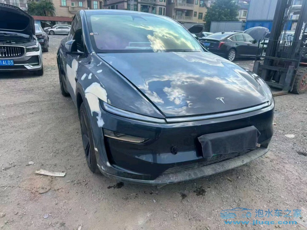 25年特斯拉Model Y