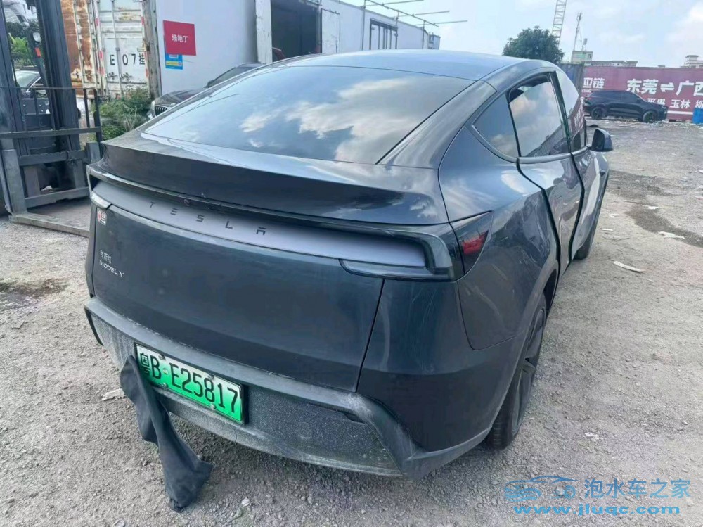 25年特斯拉Model Y