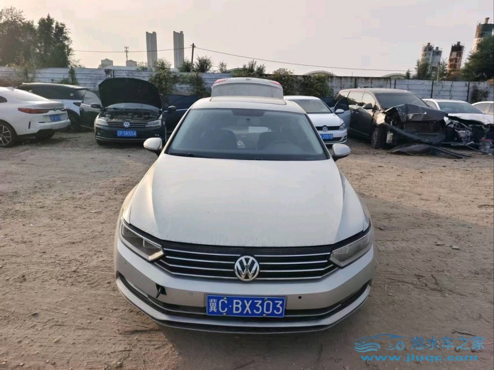 18年大眾邁騰泡水車